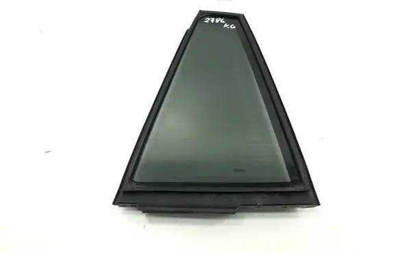 Toyota RAV 4 (XA40) Rear vent window glass 6812442150