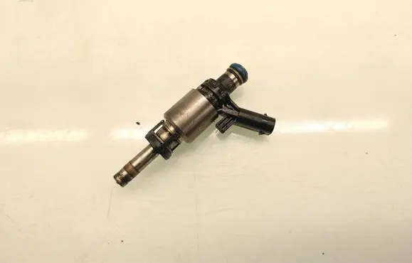 Audi A6 S6 C7 4G Fuel injector 0261500076