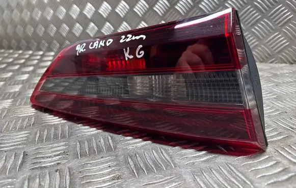 Tailgate rear/tail lights