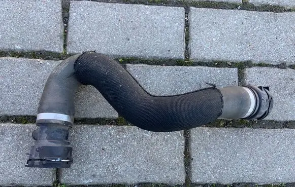 Audi A6 S6 C7 4G Engine coolant pipe/hose 4G0121049Q