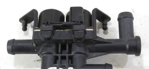BMW 7 F01 F02 F03 F04 Coolant heater control valve 8374995