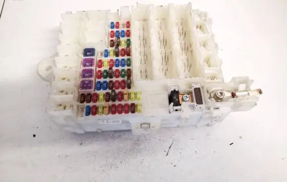 Honda Insight Fuse box set tm8g210