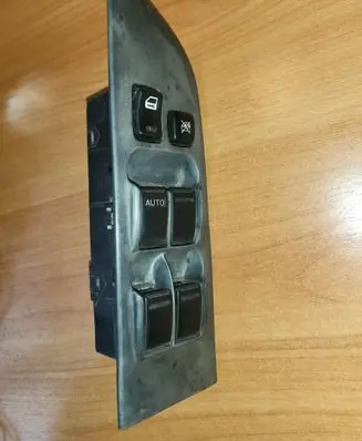 Nissan Terrano Electric window control switch 809612X800