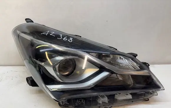Toyota Yaris Headlight/headlamp 0D197 0D198