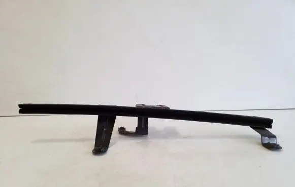 Iveco Daily 5th gen Front door windshield rail 