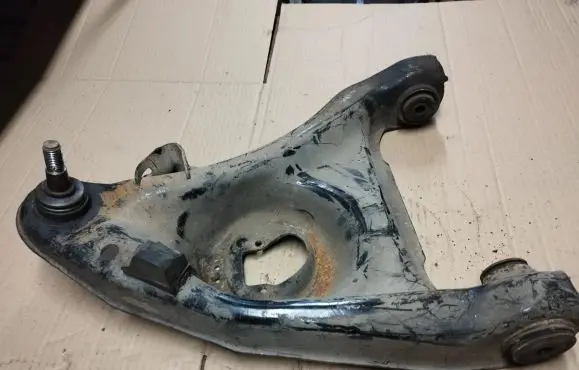 Lincoln Town Car Front lower control arm/wishbone