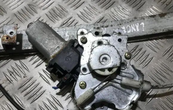 Mitsubishi Lancer Rear door window regulator motor 110300 wr-5