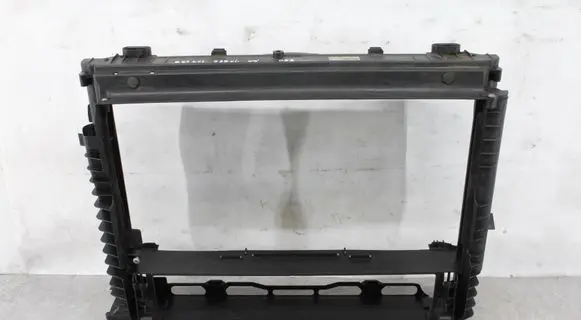 Radiator mount bracket