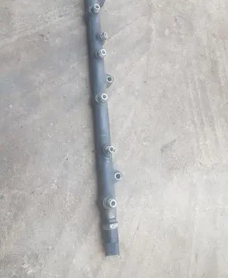 BMW 5 E39 Fuel distributor 