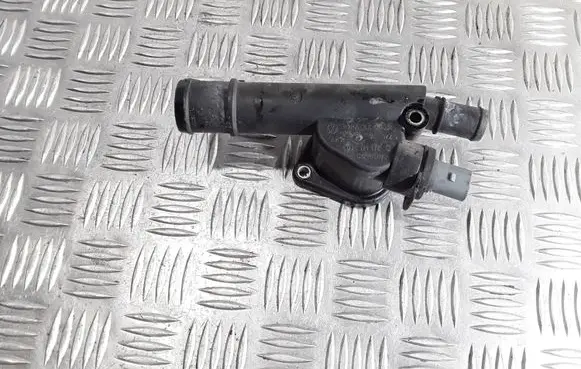 Audi A4 S4 B7 8E 8H Engine coolant pipe/hose 038121132D