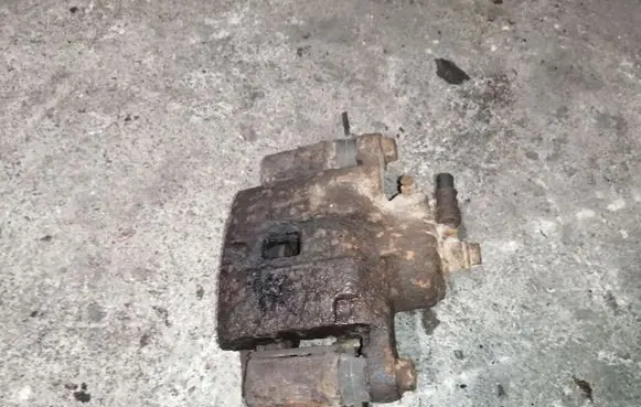 KIA Sorento Rear brake caliper