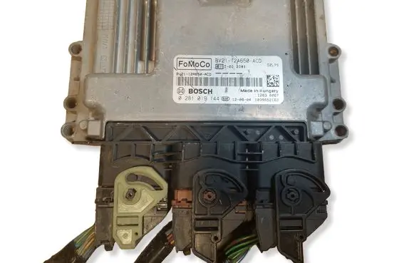 Ford Fiesta Engine control unit/module ECU 0281019144 BV2112A650ACD