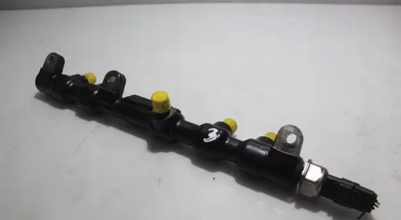 Ford Mondeo Mk III Fuel main line pipe