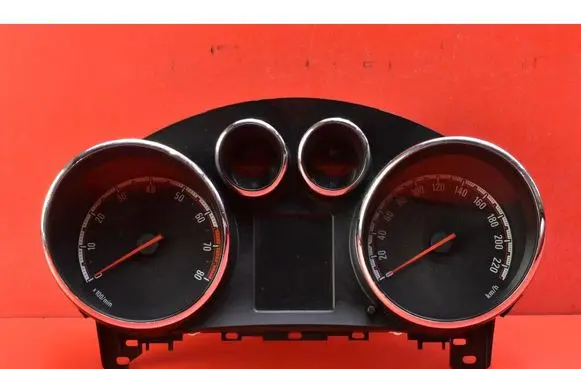 Opel Meriva B Speedometer (instrument cluster) 13373440
