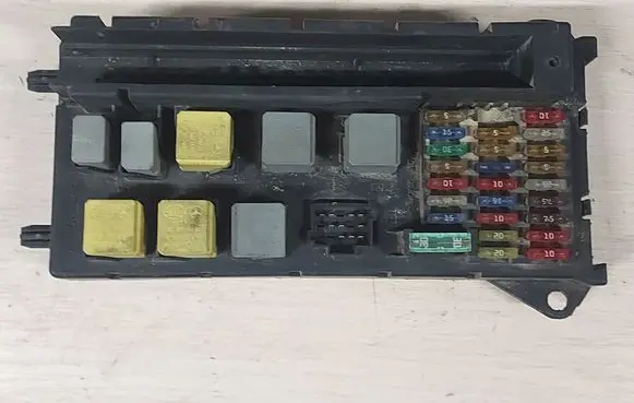 Volkswagen Crafter Fuse module 9065450401