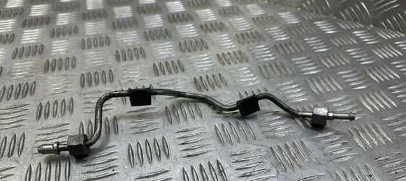 Fuel injector supply line/pipe