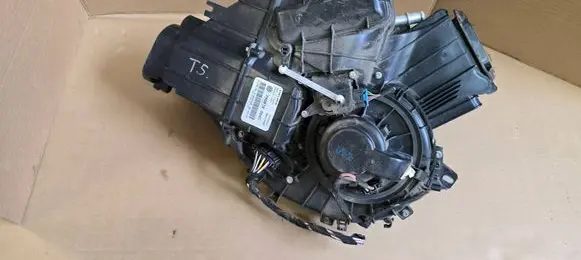 Volkswagen Transporter - Caravelle T5 Interior heater climate box assembly 7H0819004C 7H0819021