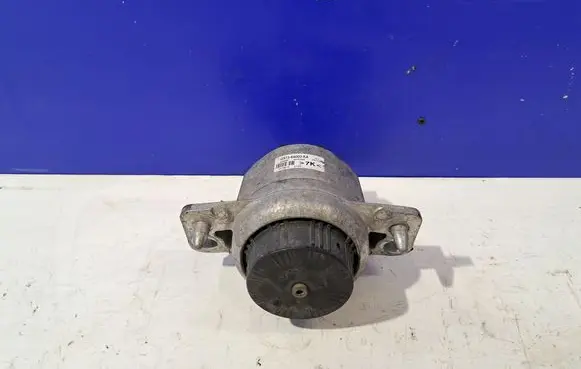 Engine mount bracket
