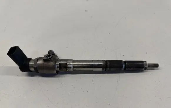 Volkswagen Golf VI Fuel injector 03L130277B
