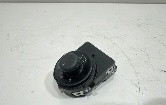 Opel Astra J Wing mirror switch 13345014