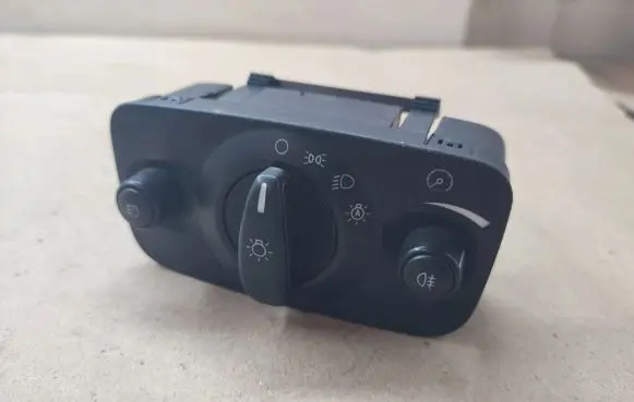 Ford Mondeo MK IV Light switch