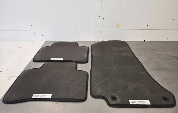 Mercedes-Benz GLC C253 Front floor mat A2536801406 A2536801806 A2536801706