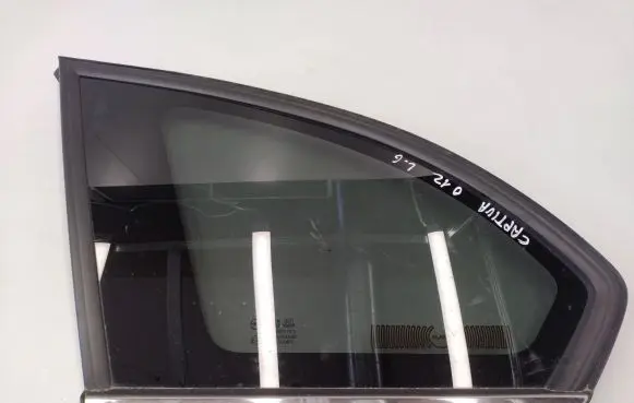 Chevrolet Captiva Rear side window 96622512