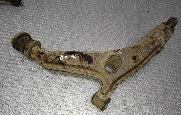Honda CR-V Front lower control arm/wishbone