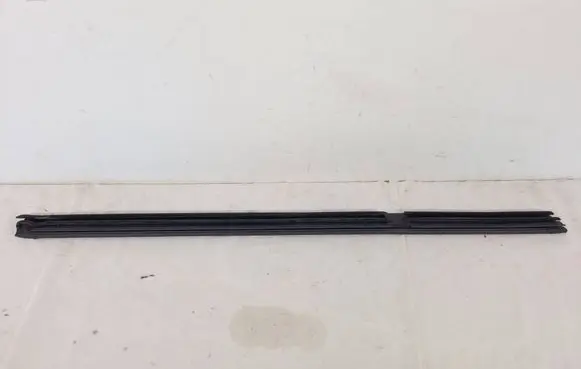Volkswagen Tiguan Rubber seal rear door 5N0839479A