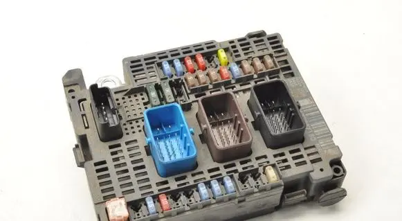 Citroen C4 II Fuse box set 9677987180