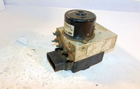 Ford Focus ABS Pump 98AG2C285BE