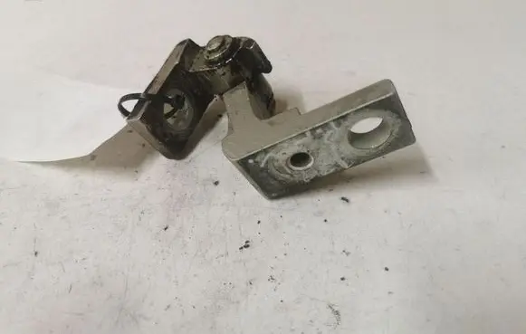 Skoda Superb B5 (3U) Front door upper hinge
