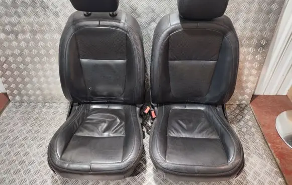Jaguar XF Seat set 