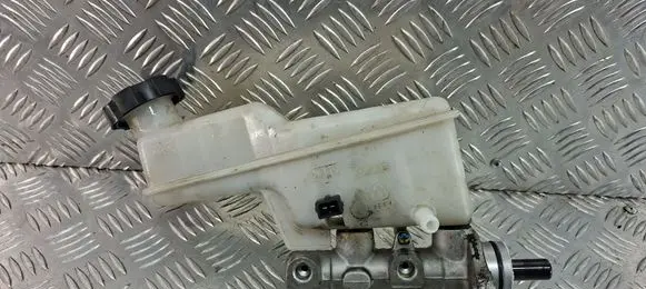 Hyundai ix35 Master brake cylinder