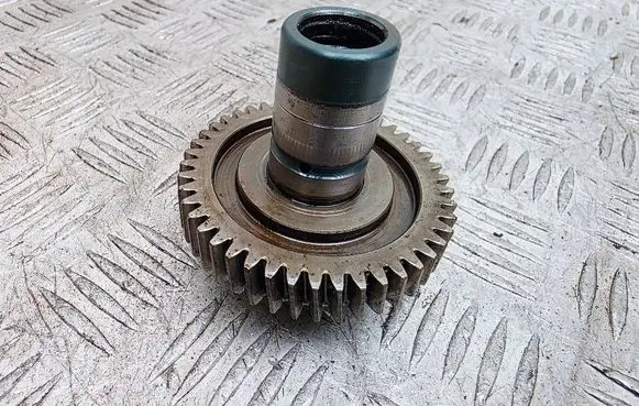 Audi A8 S8 D3 4E Oil pump balance shaft 057109565 057109341