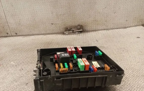 Skoda Octavia Mk2 (1Z) Fuse module 1K0937125D