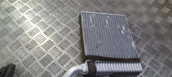 Ford Focus Heater blower radiator