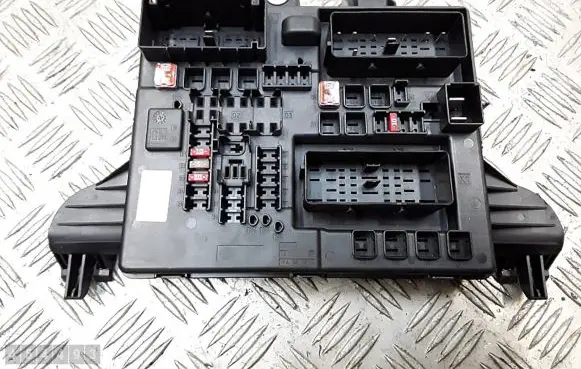 Opel Insignia A Fuse module 22737768