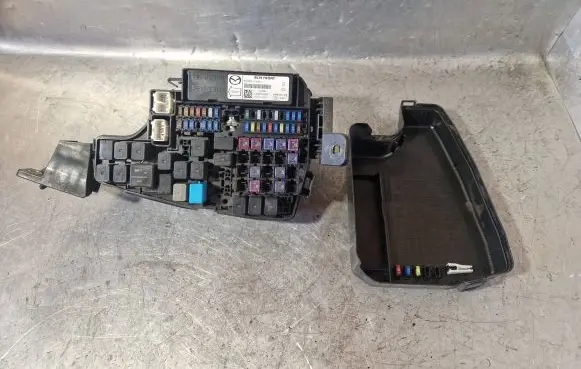 Mazda 6 Fuse box set F005V01476 140015123201 KD45675X0C