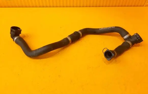 Mercedes-Benz GLC X253 C253 Engine coolant pipe/hose A2135015401
