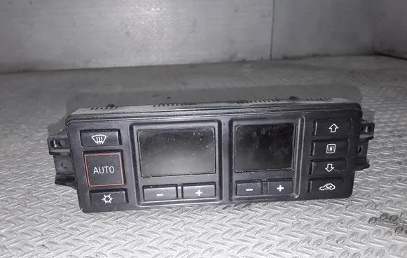 Audi A3 S3 8L Climate control unit 8L0820043B