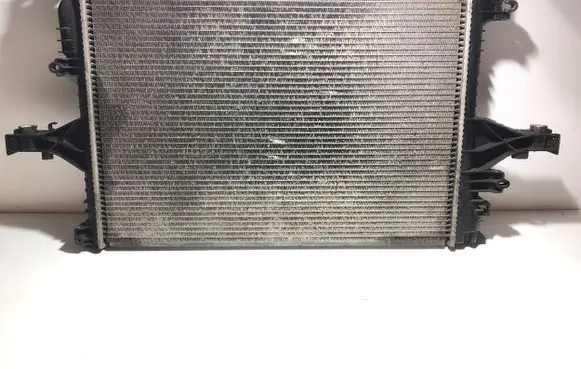 Volvo XC70 Coolant radiator 30714047