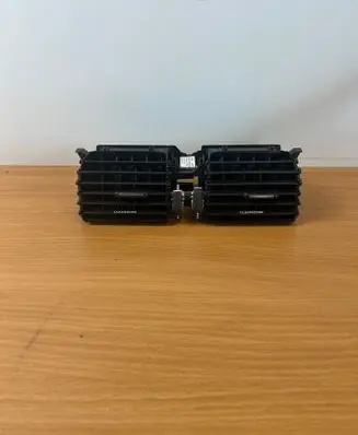 Volvo XC60 Dash center air vent grill 31442575