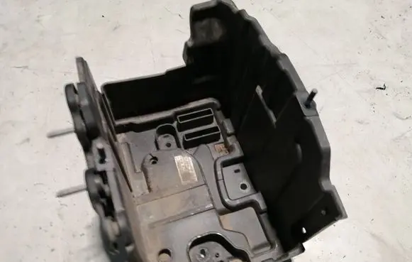 Battery tray