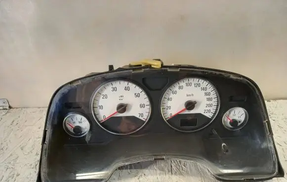 Opel Zafira A Speedometer (instrument cluster) 24461763