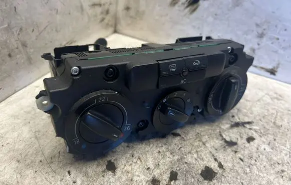 Volkswagen Golf V Climate control unit 1K2820045