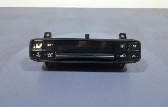 Toyota Auris E180 Climate control unit 5590002C60