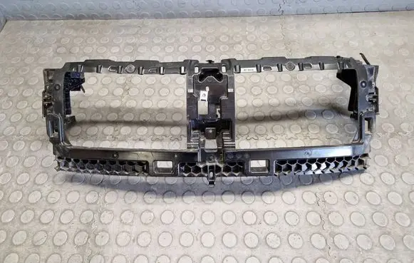 BMW i4 Intercooler air guide/duct channel 9498817