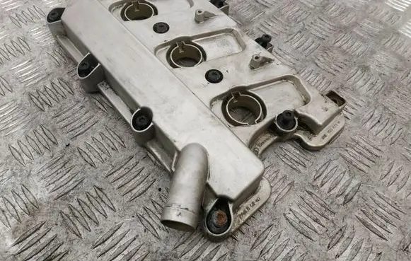 Porsche Panamera (970) Rocker cam cover 06E103472N