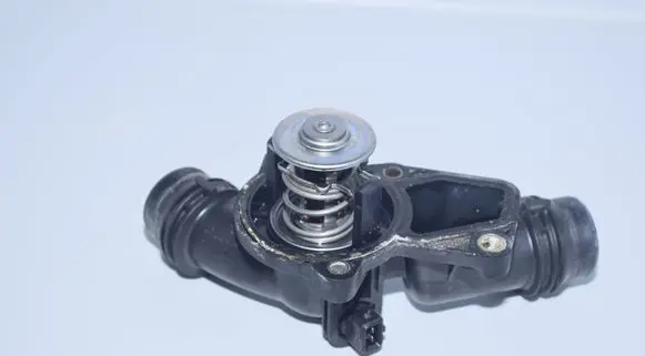 BMW X5 E53 Thermostat 1436824 1437040